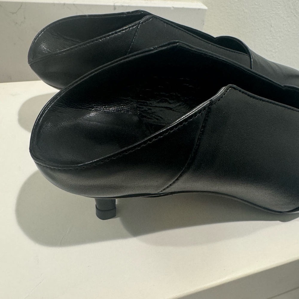 Thakoon Genuine Leather Kitten Mule. Black.  New with Box - Picture 6 of 9